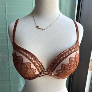Victoria’s Secret Very Sexy Push-up Bra, Size 34D
